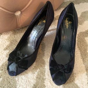 Brooks Brothers black and navy velvet heels sz 8.5